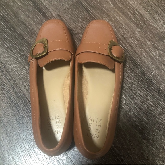 Naturalizer Tan Brown Loafer Flats with Gold Buckle, Size 7.5 M - Picture 1 of 6